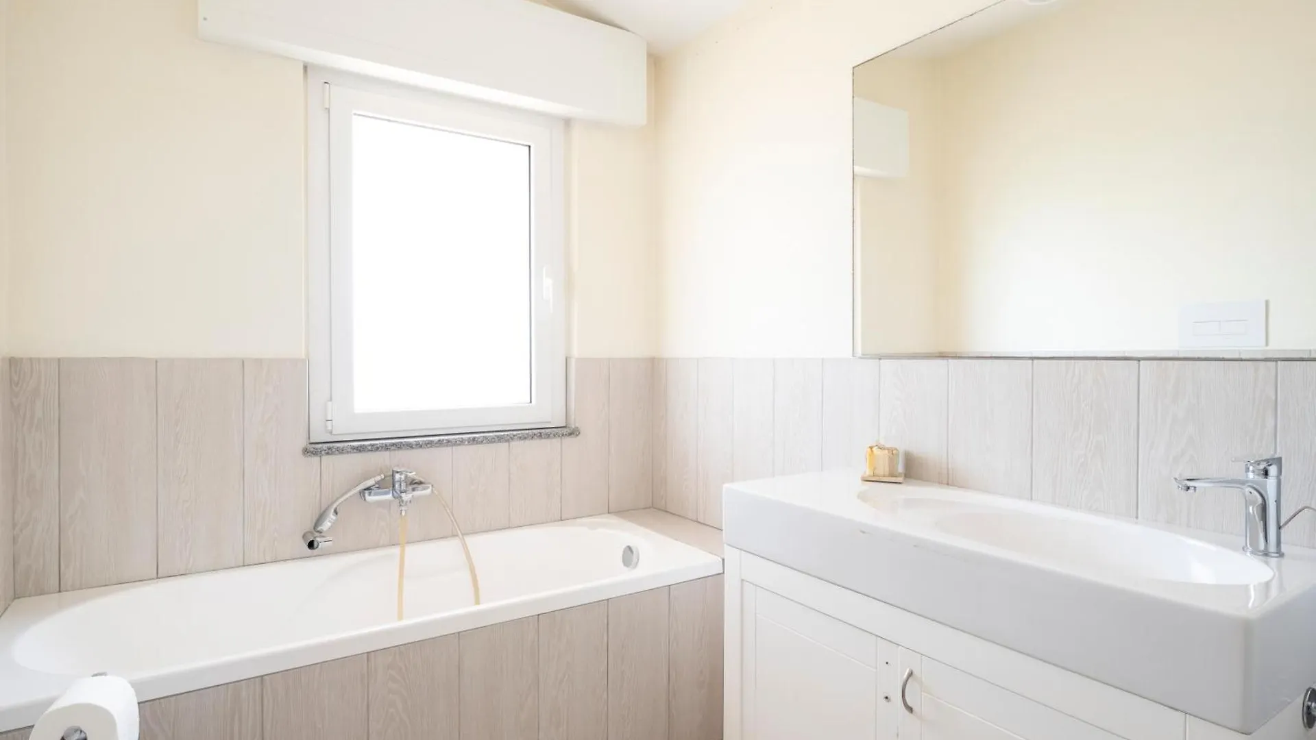 Attico Panoramico A Tortoli Apartment