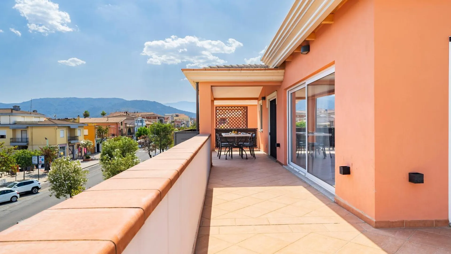 Attico Panoramico A Tortoli Apartment